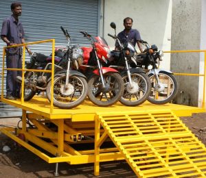 Maruti Vehicle Loading/Unloading Lift , Capacity: 650kg