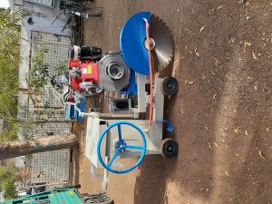 road divider cutting machine