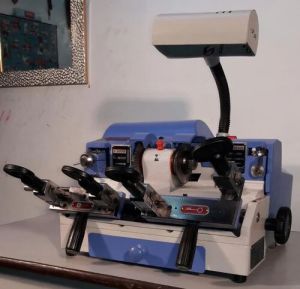 Onica 508 Key Cutting Machine