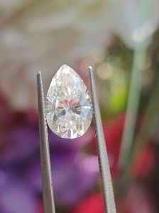 Pear Cut Natural Diamond This Is Very Beautiful Diamond In This Jewellery