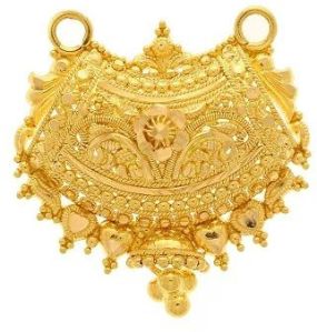 Ladies Gold Pendant