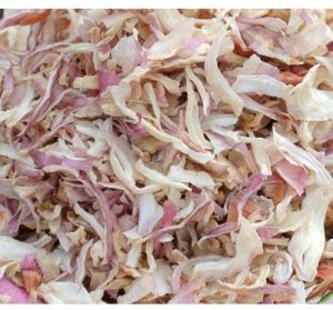 Dehydrated Pink Onion Kibbled