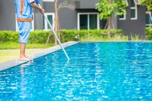 Swimming Pool Maintenance Service