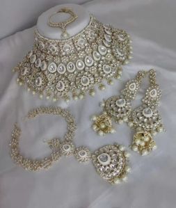 KUNDAN BRIDAL JEWELLERY SET