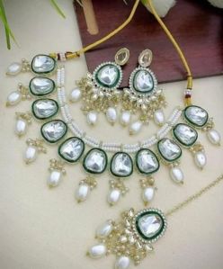 Oval Pearl Necklace Set