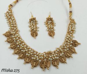 Ladies Stylish Necklace Set