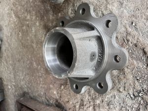 Tractor trolley hub 13 16