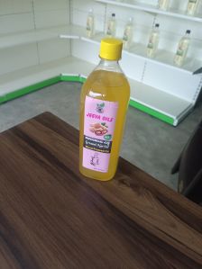 Wood Pressed Groundnut Oil