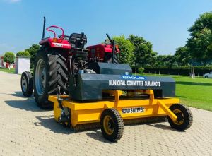 BROLIS T21 Tractor Trailed Broomer