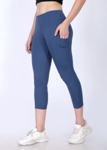 ladies 4 way stretchable polyester spandex capri