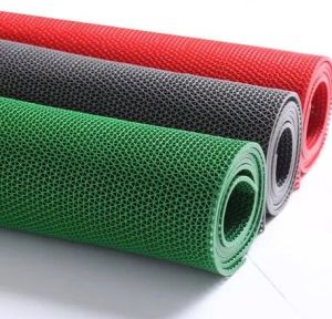 PVC Snake Mat