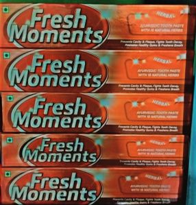 Red Fresh Moment Toothpaste