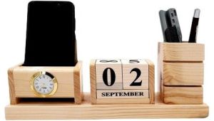 desktop wooden pen stand