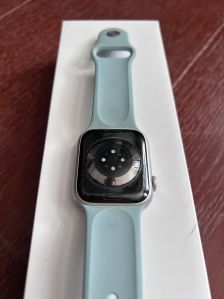 Apple Watch Series 8 45mm Silver Aluminium Case with Sport Band, Regular (GPS) 2