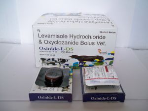 Levamisole hydrochloride Oxyclozanide bolus