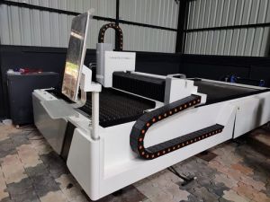 Metal sheet laser cutting machine MT -1530