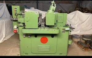 Centerless Grinding Machine