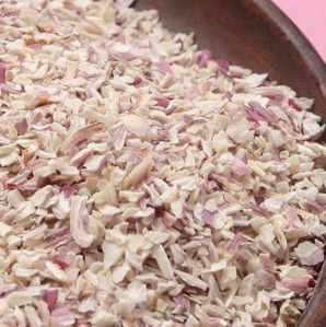 Dehydrated Pink Onion Chopped