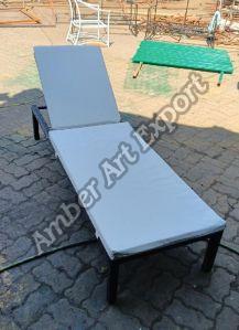 Outdoor lounge chair