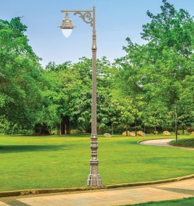 Decorative Cast Iron Lamp Pole With Single Arm Bracket