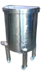 Vertical SS Storage Tank