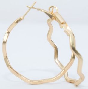 KOREAN GOLD MATT FINISHING CURVY EARRING FOR WOMAN