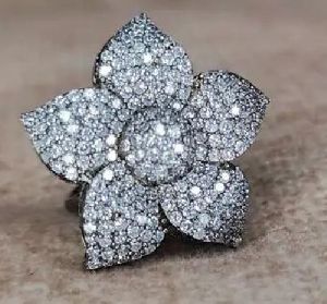 Elegant Flower Shaped Finger Ring With CZ Stones