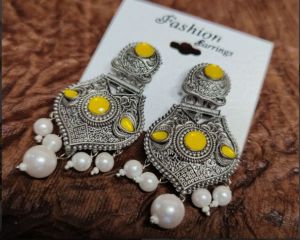 Kalakriti Gallery Glass stone oxidised earrings