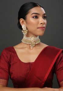 Woman Kundan Pearl Choker Necklace Set