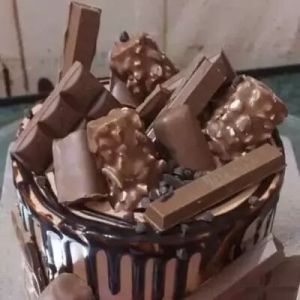 CHOCOLATE OVERLOADED CAKE