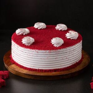 Frosting Red Velvet Cake