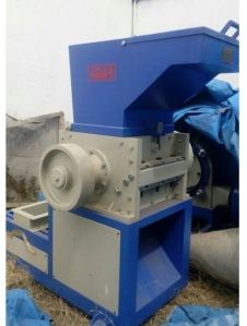 plastic shredding machine