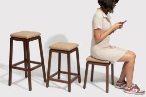 IRIS STOOL