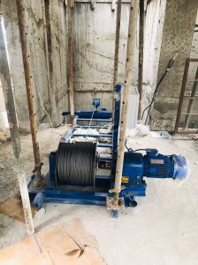 300 Kg Mini Lift Machine