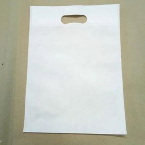 White Non Woven D Cut Bags