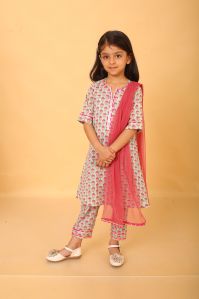 Girls Printed Kurti Pant Set