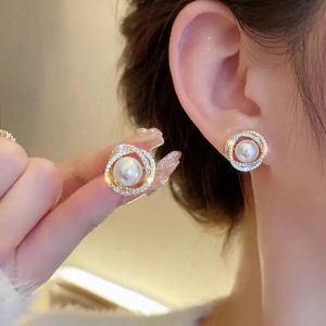 JJK24 Ladies Exquisite Pearl Stud Earrings