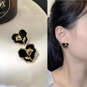 JJK33 Ladies Beautiful Heart Shape Stud Earrings