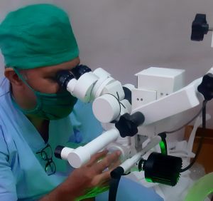 Medcounty Continous Zoom Microscope