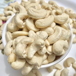 Natural Cashew Nuts