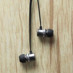 Celebrat Model No D7 Black Earphone
