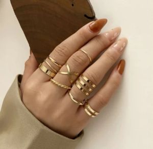 Multi-Finger Rings
