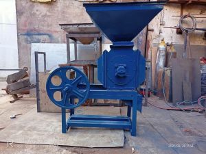 Gravity Type Crusher
