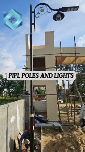 Modern Outdoor Lightning Pole with Dual Power Source