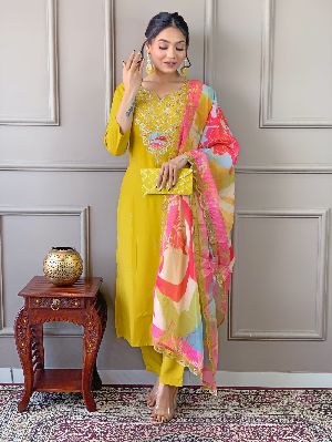 Ladies Embroidered Viscose Kurta Pant Dupatta Set