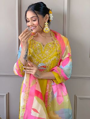 Ladies Embroidered Viscose Kurta Pant Dupatta Set