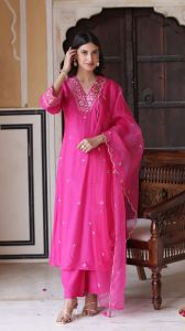 Ladies Pink Viscose Chanderi Kurta, Pant and Dupatta Set