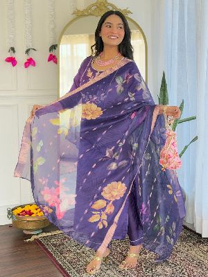 Ladies Viscose Embroidered Kurta, Pant And Jacquard Dupatta Set