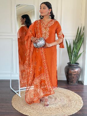 Ladies Bsy Viscose Embroidered Kurta, Pant And Dupatta Set