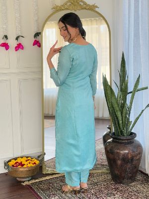 Ladies Viscose Embroidered Kurta, Pant And Jacquard Dupatta Set